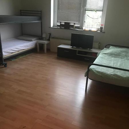 Monteurroommr Есен Екстериор снимка