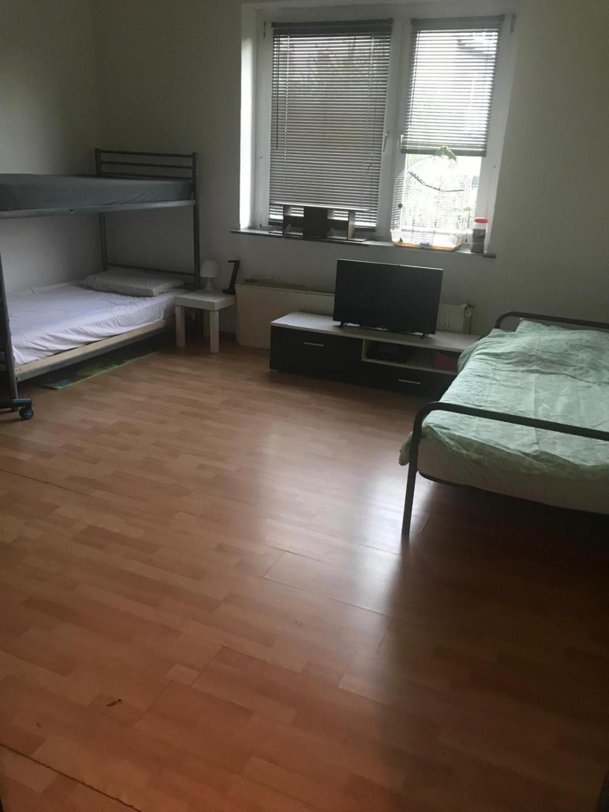 Monteurroommr Есен Екстериор снимка